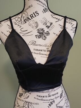 Source Unknown Black Satin Crop Cami